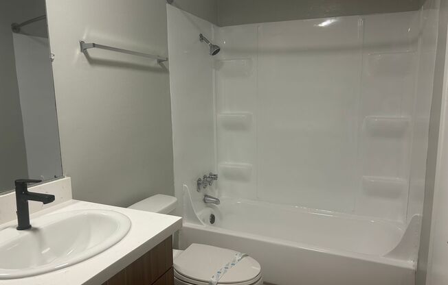 2 beds, 1.5 baths, 1,074 sqft, $3,125, Unit 800Q2