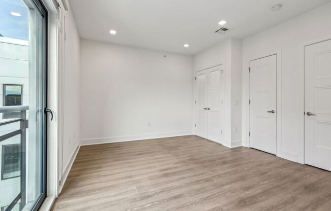 Studio, 1 bath, 545 sqft, $2,050, Unit 406