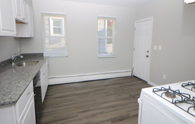 2 beds, 1 bath, 700 sqft, $2,500, Unit 1