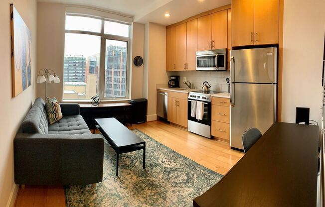 1 bed, 1 bath, $2,450, Unit 824