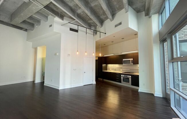 1 bed, 1 bath, 807 sqft, $2,712, Unit 1115