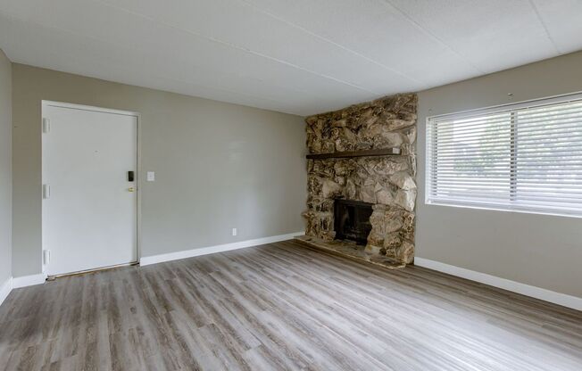 2 beds, 1 bath, 886 sqft, $1,095, Unit 1630 #06