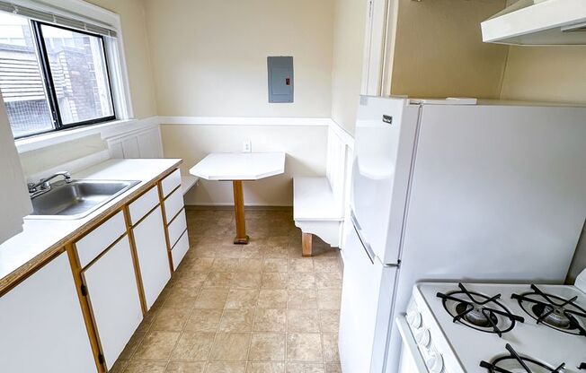 Studio, 1 bath, 455 sqft, $1,395, Unit 1519-304