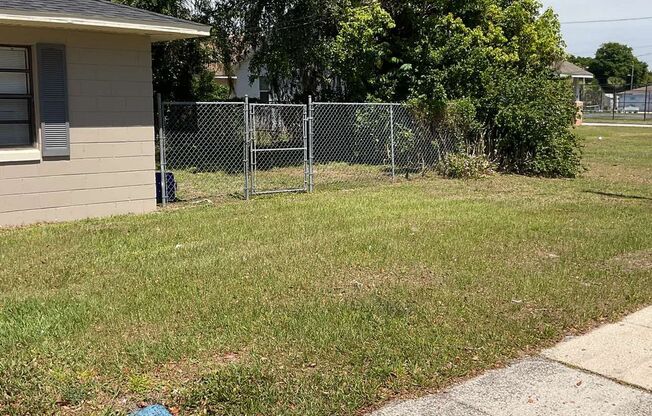 Cozy 2 bedroom/1 bath Duplex