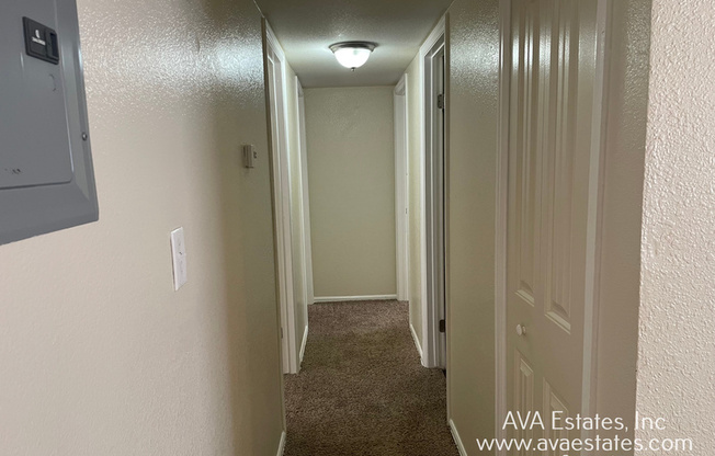 743 E LAPORTE DR
