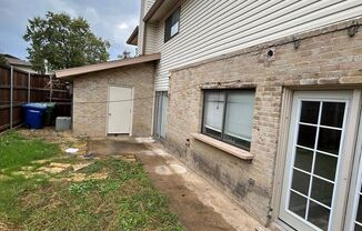 3 beds, 2 baths, $2,200