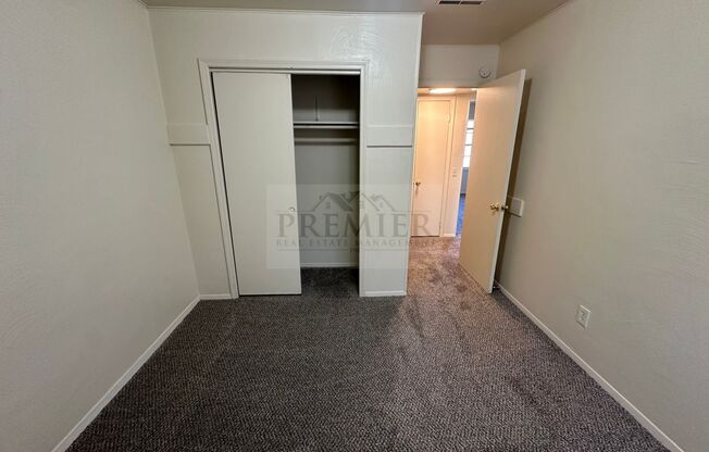 2 beds, 1 bath, $950, Unit MBB-2