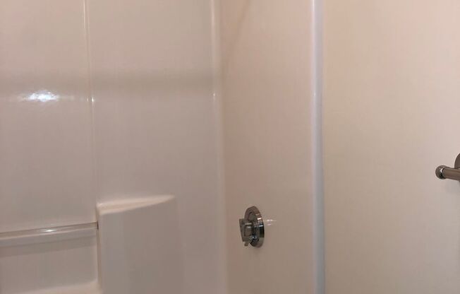 1 bed, 1 bath, 660 sqft, $1,795, Unit Apt. B