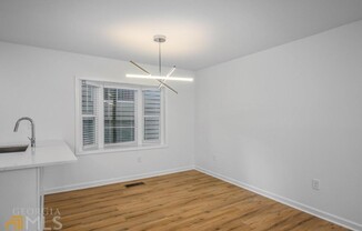 704 DURANT PL NE