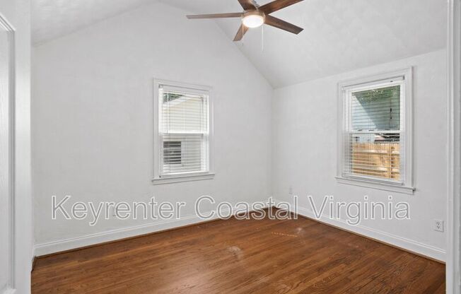 821 OAK AVE