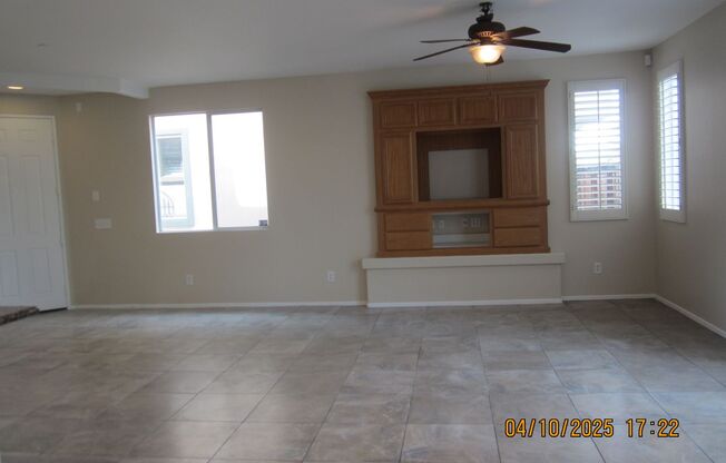 La Sierra Spacious Townhouse