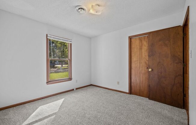 2 beds, 1 bath, $1,050