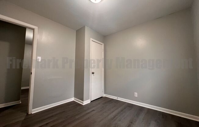 3 beds, 1.5 baths, $900, Unit 902 Preston Street - E