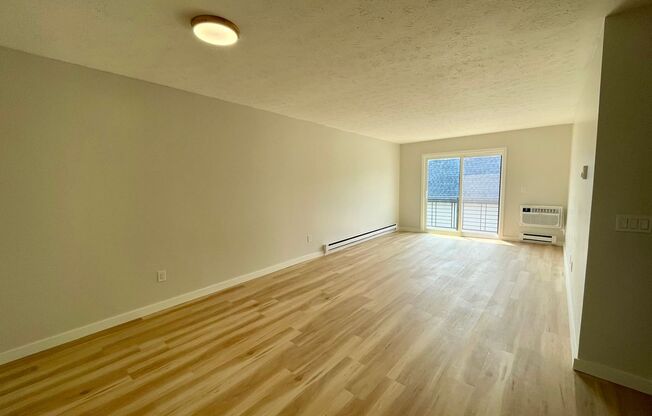 2 beds, 1 bath, 843 sqft, $1,650, Unit 5-5D