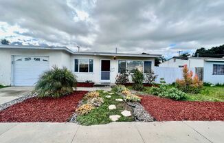 Newly remodeled 3BR/1BA House Available in Clairemont W/ Yard, W/D, & Garage!