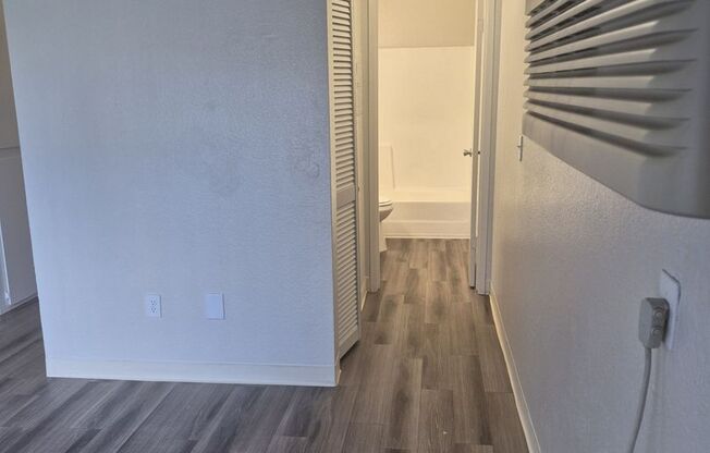 Studio, 1 bath, 324 sqft, $1,200, Unit 3834-01