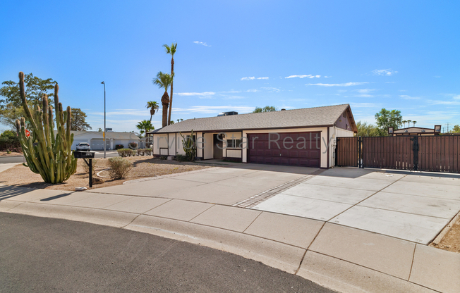 1223 W OXFORD DR