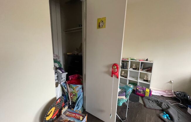 2 beds, 1 bath, $1,395, Unit 411