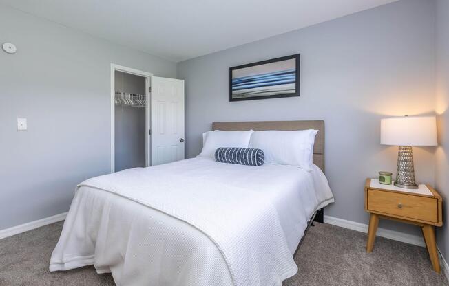 2 beds, 1 bath, 840 sqft, $1,650