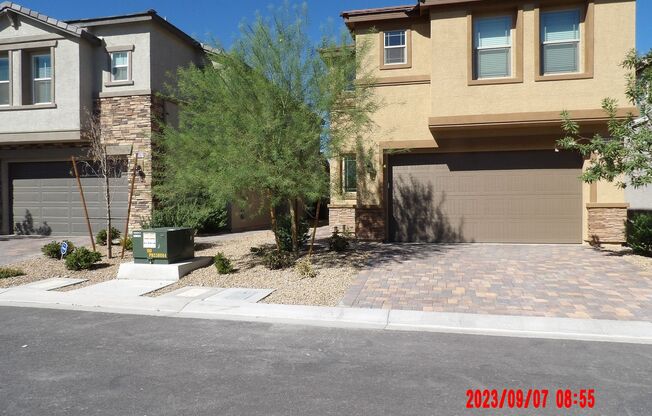 3 beds, 2.5 baths, $2,299