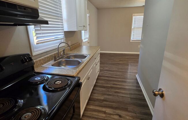 1 bed, 1 bath, 800 sqft, $800, Unit 08