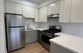 2 beds, 1 bath, $3,495, Unit 09