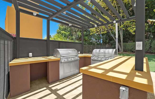 Legado Encino BBQ Area