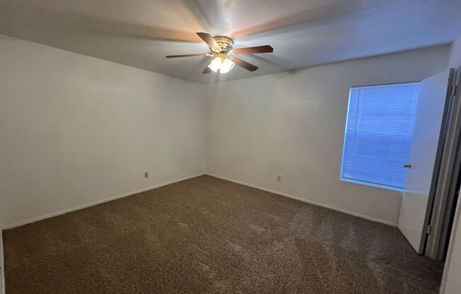 2 beds, 1 bath, 832 sqft, $1,150, Unit 506