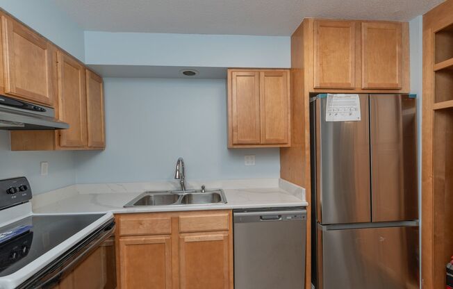 2 beds, 2 baths, $2,100, Unit 17E