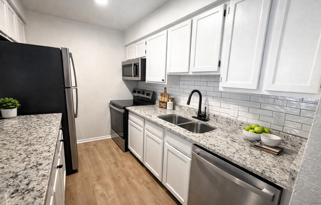 Welcome to Living Oaks: Tranquil Living in a Vibrant Community