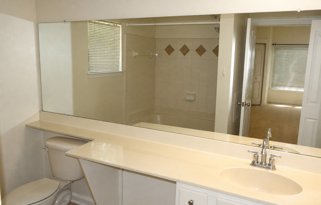 2 beds, 2 baths, $2,050, Unit Unit 5103