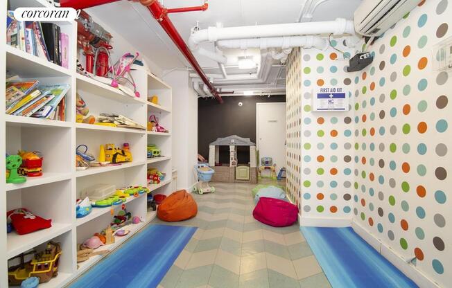 Studio, 1 bath, 505 sqft, $4,250, Unit 17H