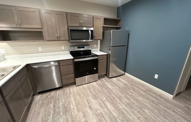 Studio, 1 bath, 500 sqft, $995, Unit 08