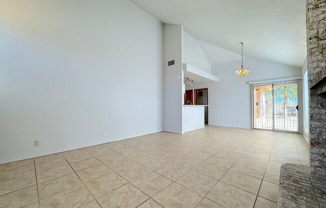 Northeast El Paso 3 Bed Refrig A/C w/Mountain Views!