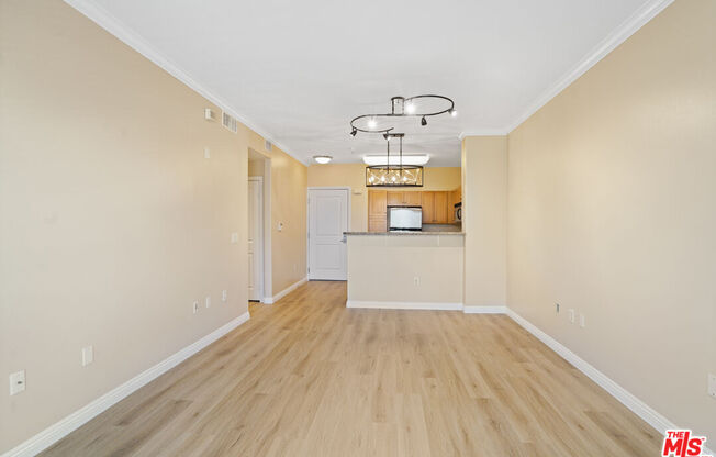 1 bed, 1 bath, 735 sqft, $2,500, Unit 308