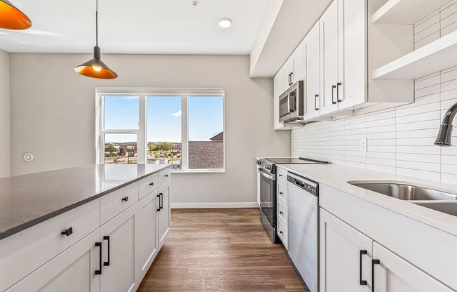 2 beds, 2 baths, 1,132 sqft, $2,000, Unit 3-300