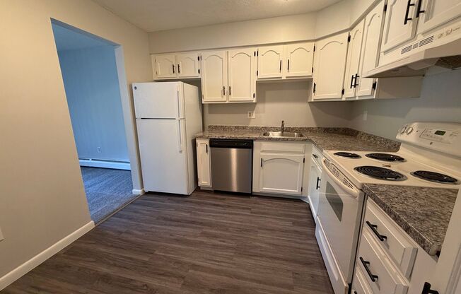 2 beds, 2 baths, 1,150 sqft, $2,050, Unit 65-B16