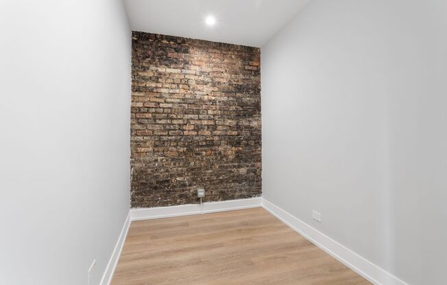 2 beds, 1 bath, 488 sqft, $1,900, Unit 1554-3R