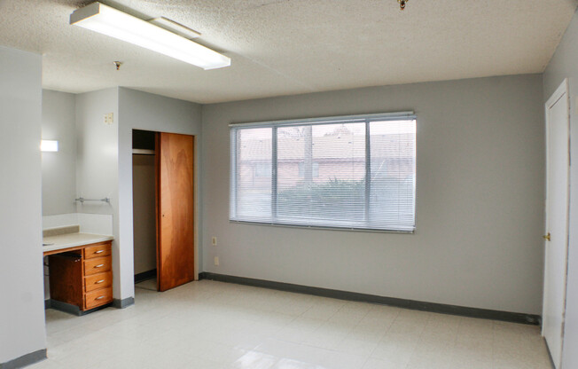1 bed, 2 baths, 562 sqft, $1,095, Unit 112