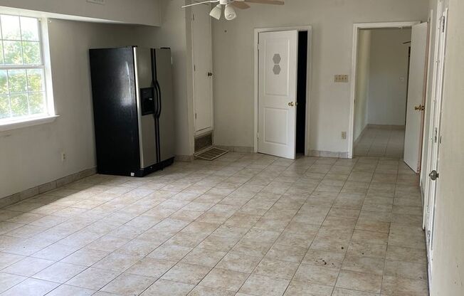 UT PRE-LEASE: 6 Bedroom Home w/ 2 Living Areas, Short Bike/Walk to UT