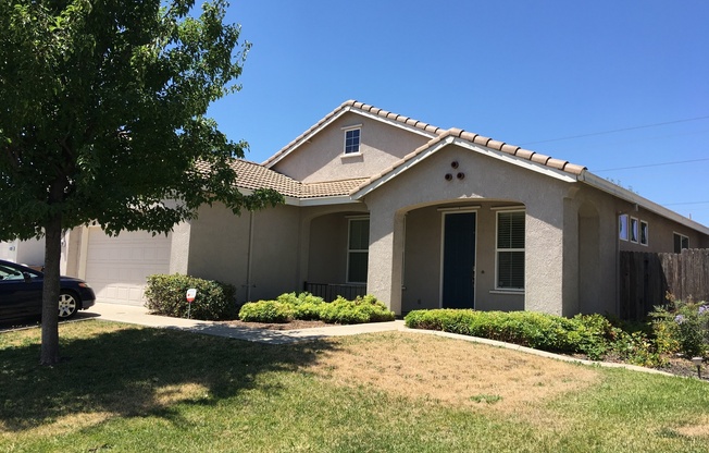 3 beds, 2 baths, $2,800