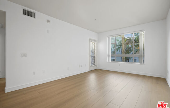 1 bed, 1 bath, 735 sqft, $2,500, Unit 339