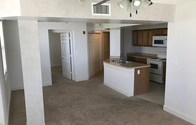 2 beds, 2 baths, 840 sqft, $1,979, Unit 4-0502
