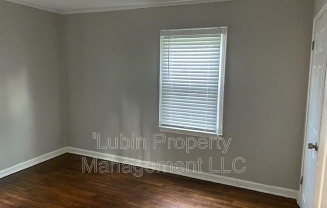 2 beds, 1 bath, $1,095