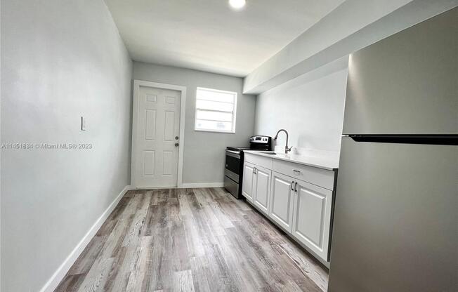 829 NORTHWEST 10 ST