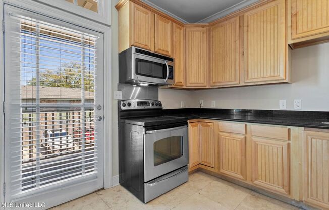 2 beds, 1.5 baths, $1,700, Unit UNIT 203