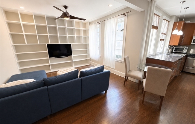 1 bed, 1 bath, 574 sqft, $3,200, Unit 32