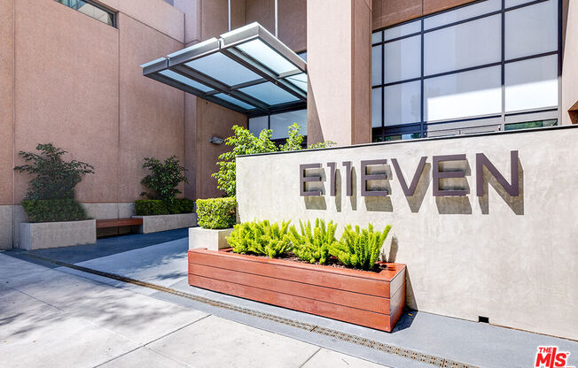 1 bed, 1 bath, 1,040 sqft, $2,895, Unit 1008