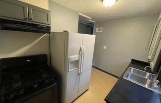 2 beds, 1 bath, $1,100