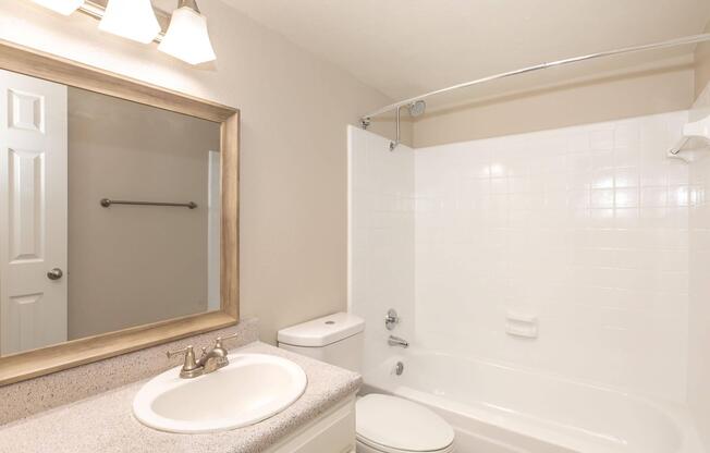 2 beds, 2 baths, 932 sqft, $999